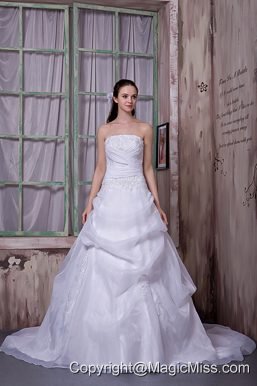 Simple A-line Strapless Chapel Train Taffeta and Organza Appliques Wedding Dress