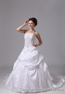 Luxurious Pick-ups and Appliques Wedding Dress With Chapel Train Taffeta For Custom Made In Carrollton Georgia