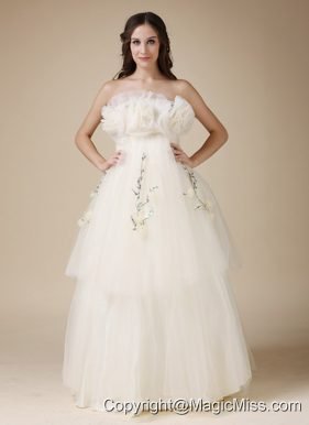 Fashionbale A-line Strapless Floor-length Taffeta and Organza Appliques Hand Made Flowers Wedding Dress