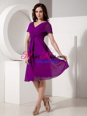 Popular Eggplant Purple Mother Of The Bride Dress Prom and Party with Ruching V-neck Short Sleeves Zipper