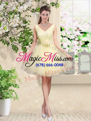 Elegant Knee Length Lace Up Vestidos de Damas Light Yellow for Prom and Party with Lace and Belt