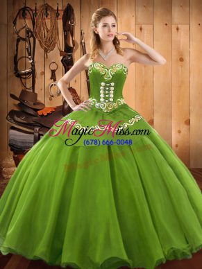 Customized Green Sleeveless Embroidery Floor Length Quinceanera Gown