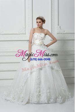 Graceful White Sleeveless Lace and Appliques and Hand Made Flower Lace Up Wedding Gowns