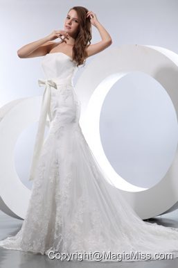 Fashionable Mermaid Strapless Court Train Satin and Lace Bow Wedding Dress