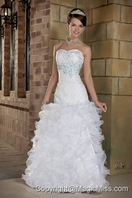 Custom Made A-line Sweetheart Floor-length Organza Beading and Ruffles Wedding Dress