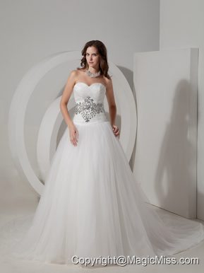 Elegant A-line Sweetheart Chapel Train Taffeta and Organza Beading Wedding Dress