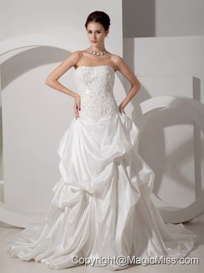 Exquisite A-line Strapless Court Train Taffeta Appliques Wedding Dress