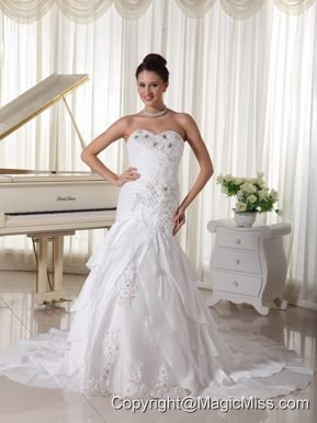 Fashionable Beading and Layers Wedding Gown With Taffeta Sweetheart Court Train In Georgia