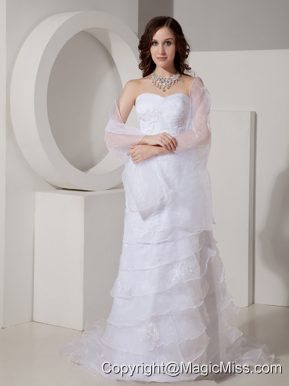 Fashionable Column / Sheath Sweetheart Brush / Sweep Organza Appliques Wedding Dress