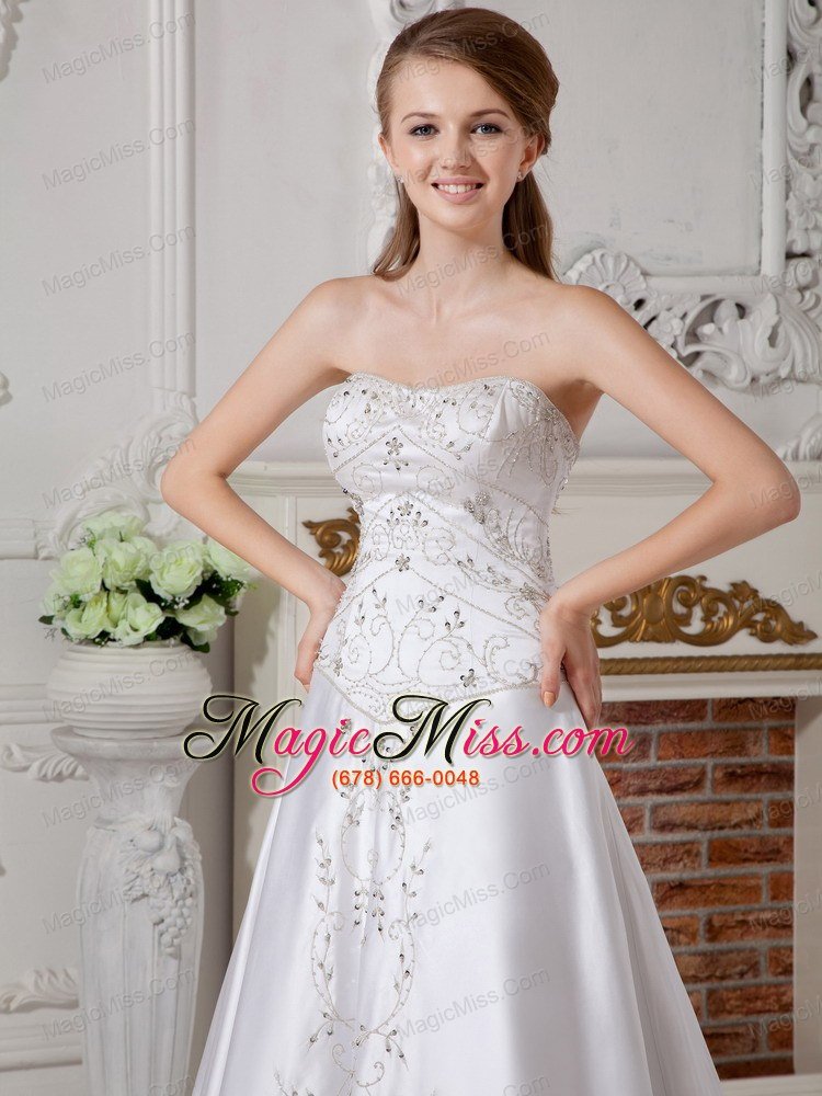 wholesale gorgeous a-line sweetheart court train satin appliques wedding dress