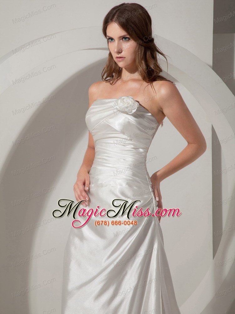 wholesale simple column / sheath strapless court traintaffeta ruched wedding dress