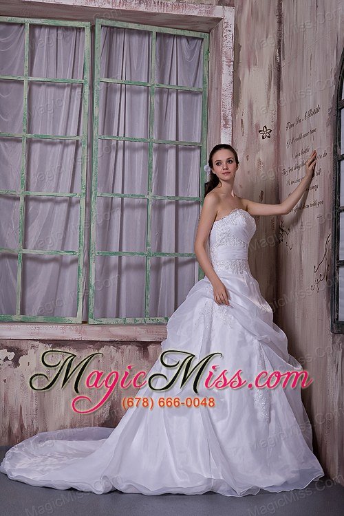 wholesale simple a-line strapless chapel train taffeta and organza appliques wedding dress