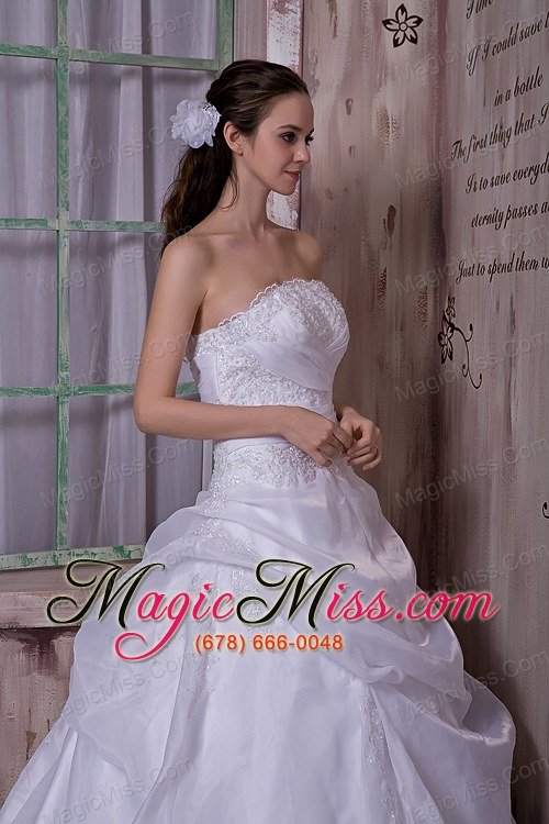 wholesale simple a-line strapless chapel train taffeta and organza appliques wedding dress