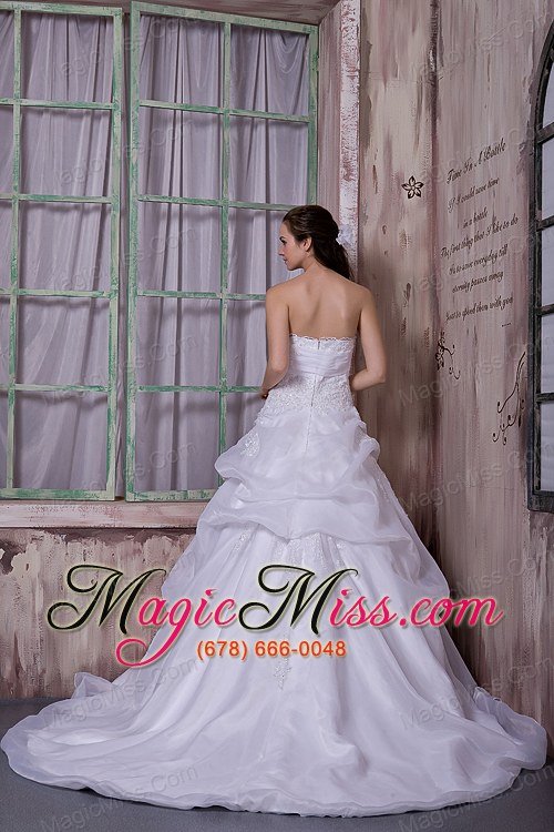 wholesale simple a-line strapless chapel train taffeta and organza appliques wedding dress