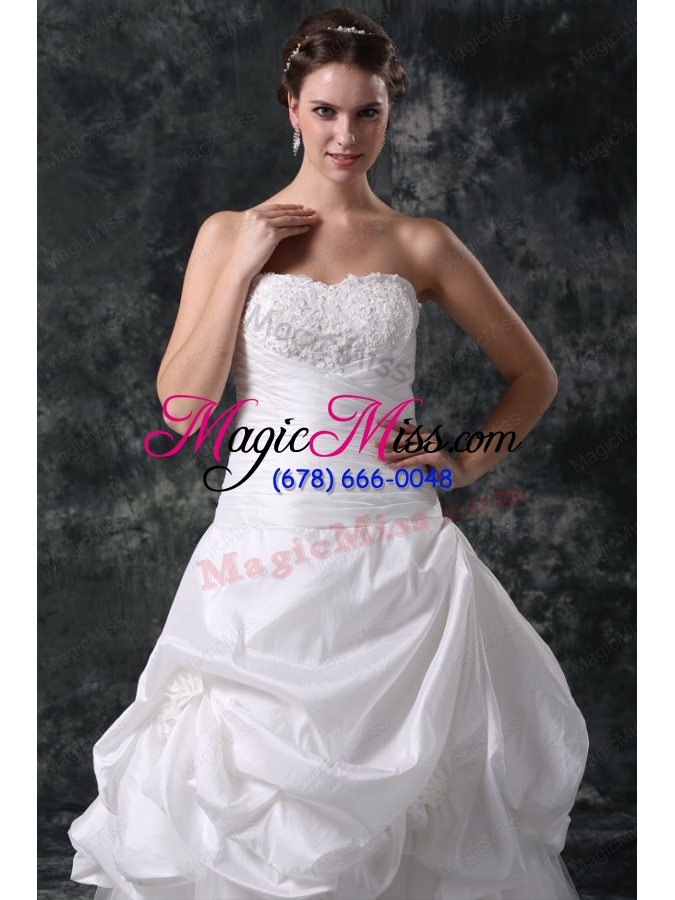 wholesale luxurious a line sweetheart appliques and beading lace up wedding dress