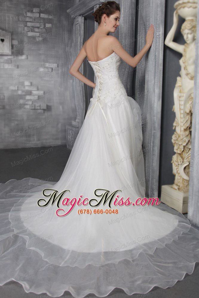 wholesale classical a-line / princess strapless chapel train organza wedding dress