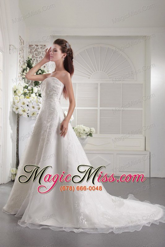 wholesale white a-line / princess strapless court train embroidery organza wedding dress