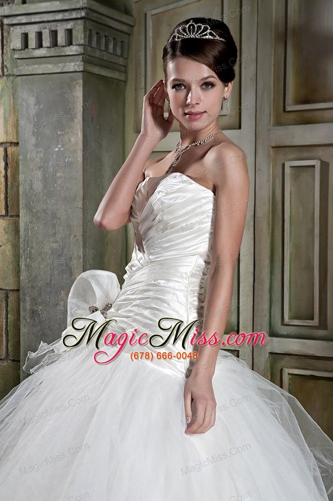 wholesale popular a-line strapless chapel train tulle and taffeta beading wedding dress