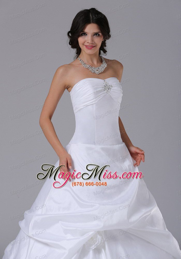 wholesale fashionable wedding dress with strapless hand made flowers and taffeta