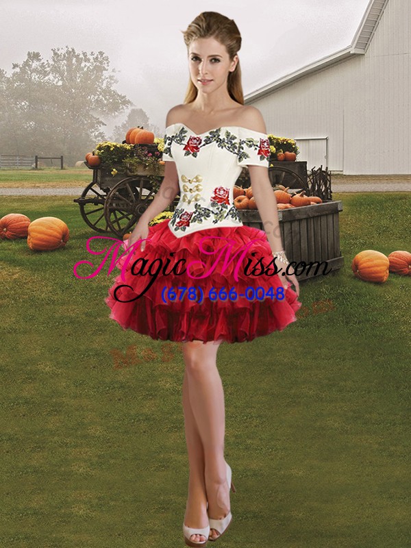 wholesale off the shoulder sleeveless organza 15 quinceanera dress embroidery and ruffled layers lace up