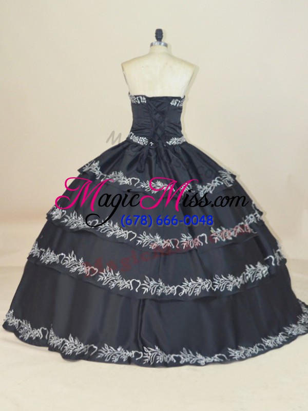 wholesale chic sleeveless lace up floor length embroidery quinceanera dresses