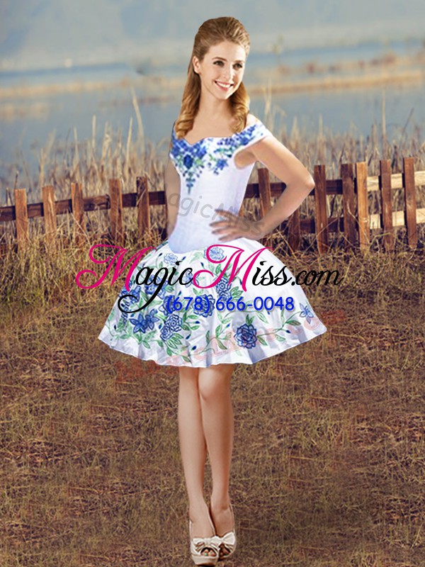 wholesale deluxe blue and white sleeveless satin and organza lace up 15th birthday dress for sweet 16 and quinceanera