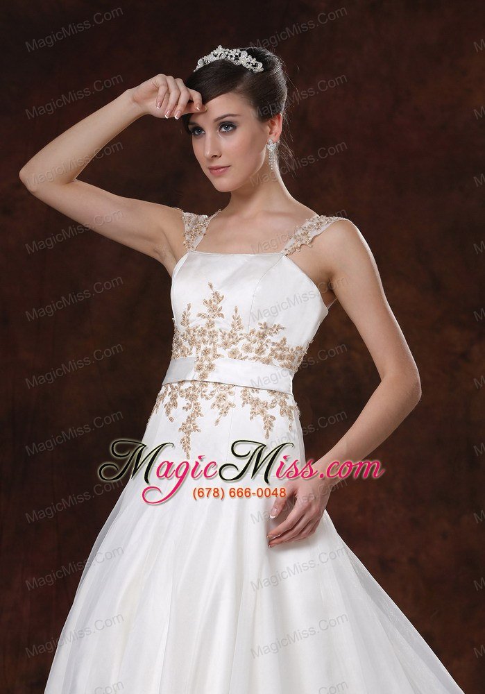 wholesale stylish embroidery straps organza and taffeta 2013 wedding dress chapel train