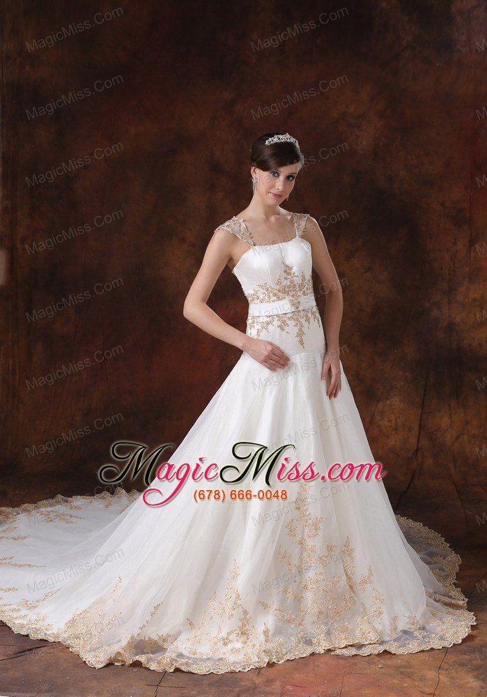 wholesale stylish embroidery straps organza and taffeta 2013 wedding dress chapel train