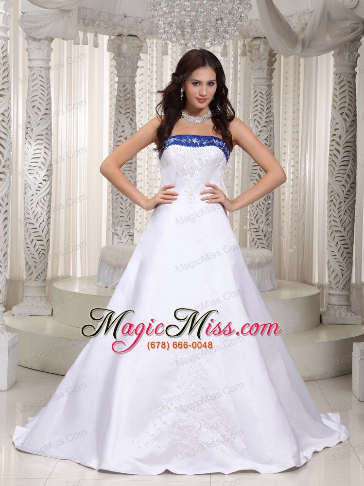 wholesale romantic a-line strapless court train satin embroidery wedding dress