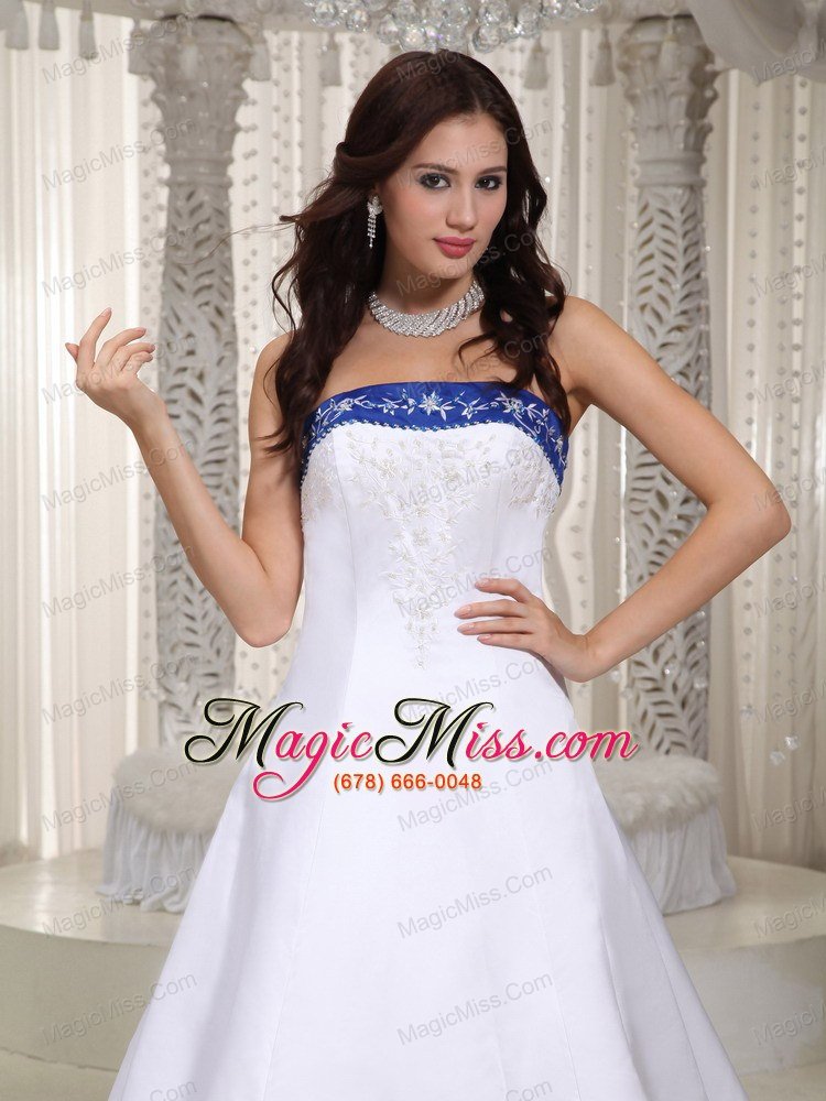 wholesale romantic a-line strapless court train satin embroidery wedding dress