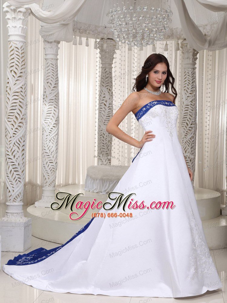 wholesale romantic a-line strapless court train satin embroidery wedding dress