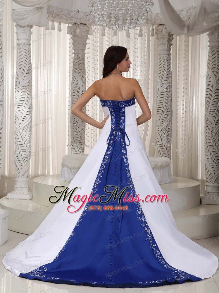 wholesale romantic a-line strapless court train satin embroidery wedding dress