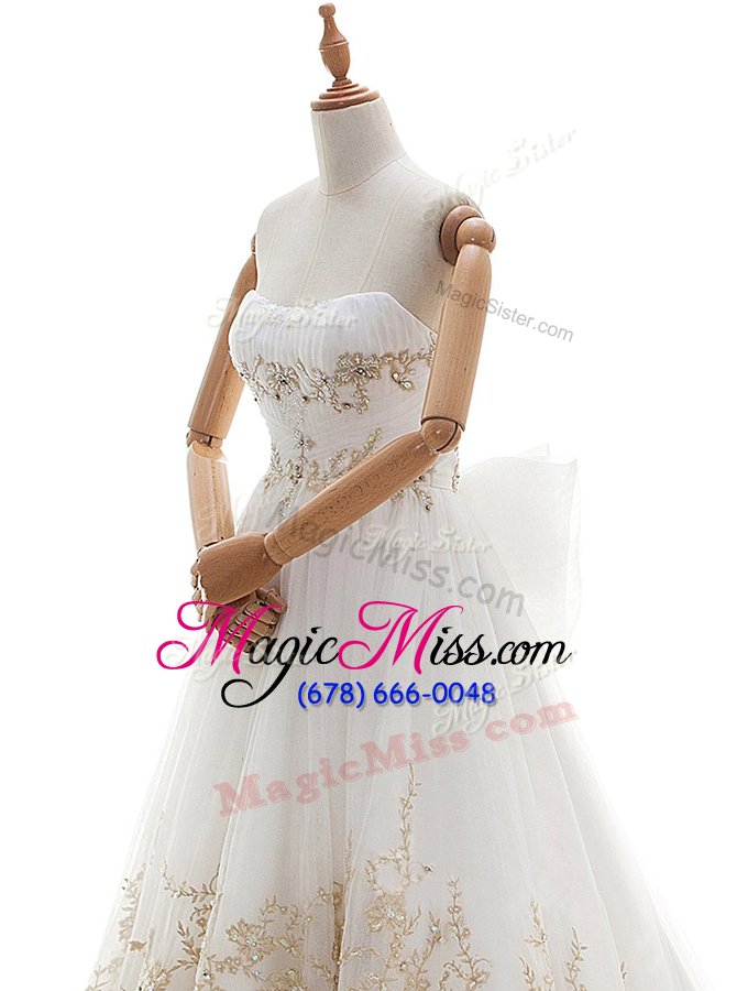 wholesale strapless sleeveless wedding gown with train chapel train appliques and bowknot white tulle