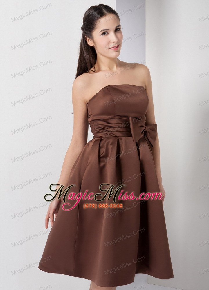 wholesale brown a-line strapless knee-length satin bow prom dress