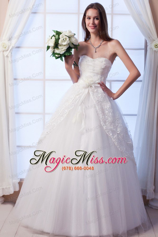 wholesale beautiful a-line sweetheart floor-lengthtulle appliques and hand made flowers wedding dress