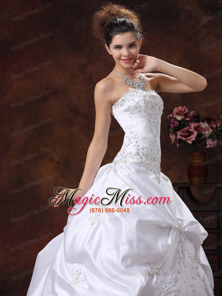 wholesale custom made for modest wedding dress with embroidery bodice and pick-ups