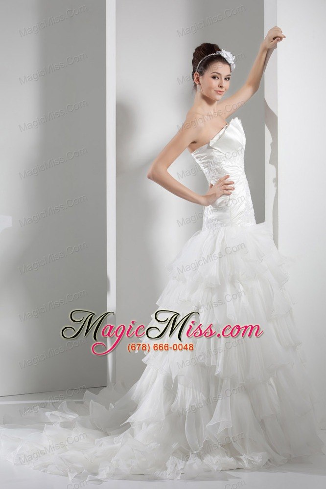 wholesale appliques pleats strapless a-line court train ruffled layers wedding dress