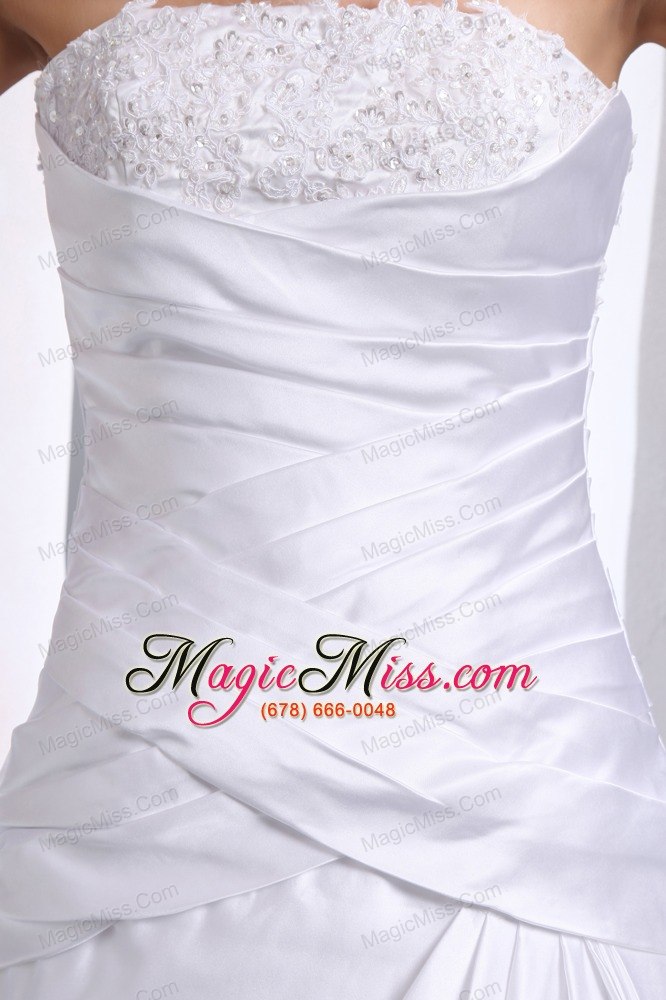 wholesale romantic a-line strapless chapel train taffeta appliques and ruch wedding dress