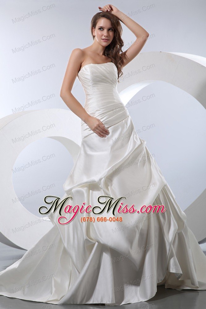 wholesale simple a-line strapless chapel train taffeta pick-ups wedding dress