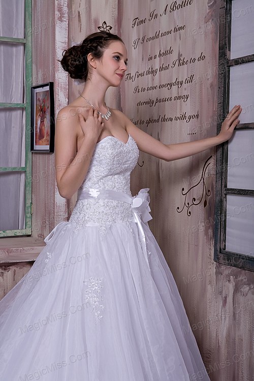 wholesale modest a-line sweetheart chapel train taffeta and organza appliques and hand made flower wedding dress