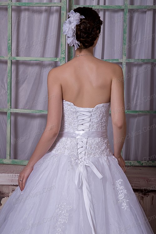 wholesale modest a-line sweetheart chapel train taffeta and organza appliques and hand made flower wedding dress