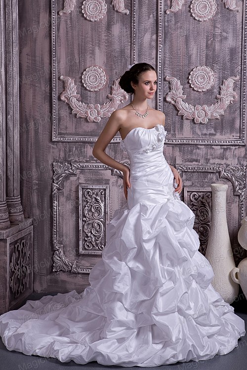 wholesale sweet a-line / princess stapless court train taffeta beading wedding dress