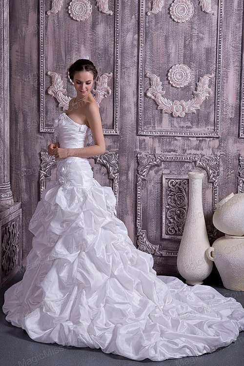 wholesale sweet a-line / princess stapless court train taffeta beading wedding dress