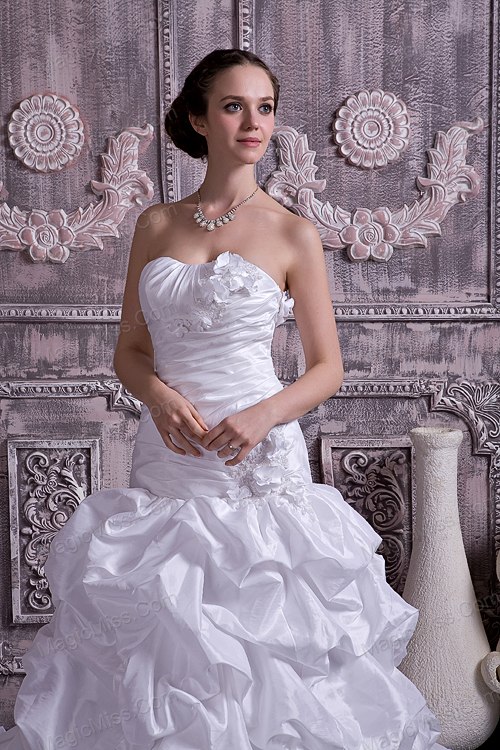 wholesale sweet a-line / princess stapless court train taffeta beading wedding dress