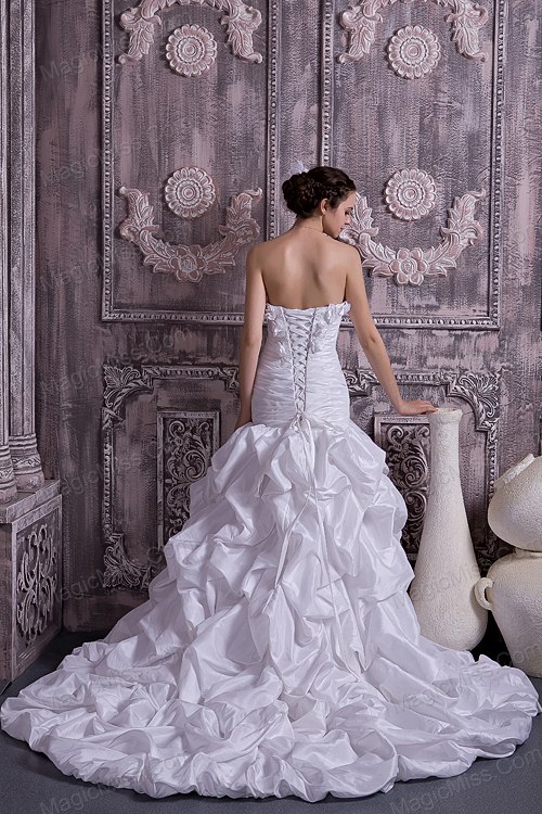 wholesale sweet a-line / princess stapless court train taffeta beading wedding dress