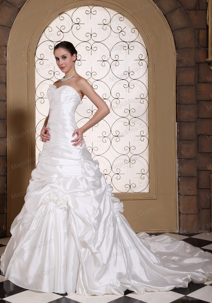 wholesale elegant wedding dress for 2013 ruched bodice and pick-ups chapel train