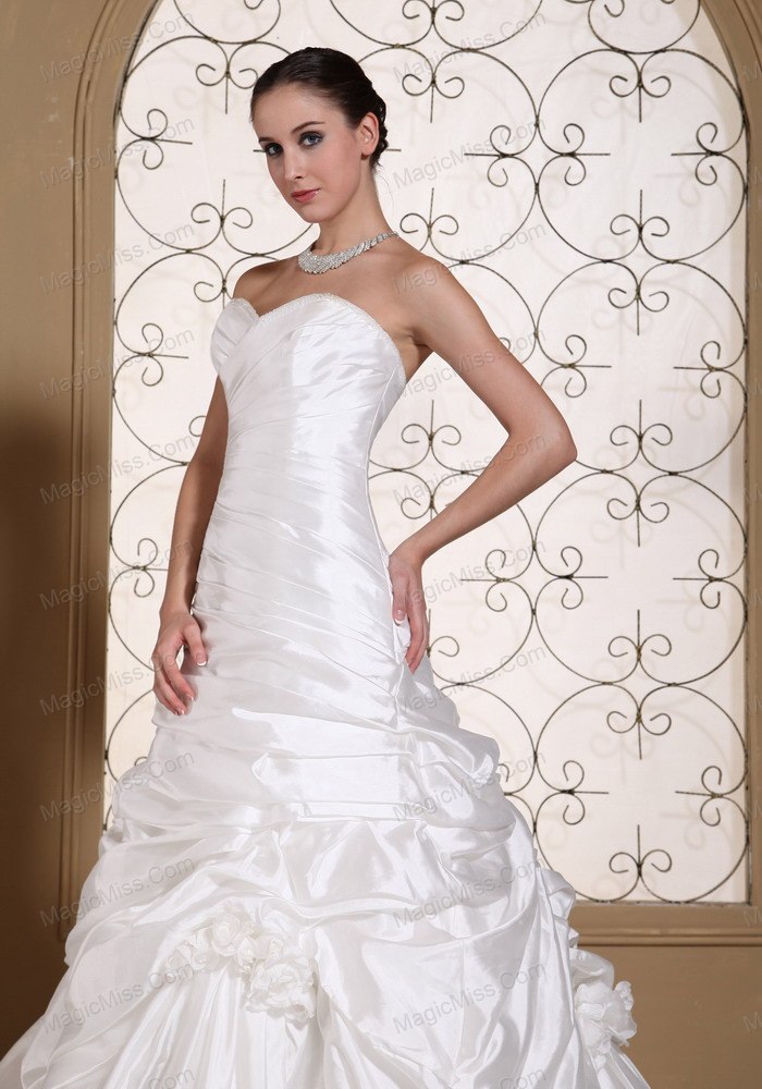 wholesale elegant wedding dress for 2013 ruched bodice and pick-ups chapel train