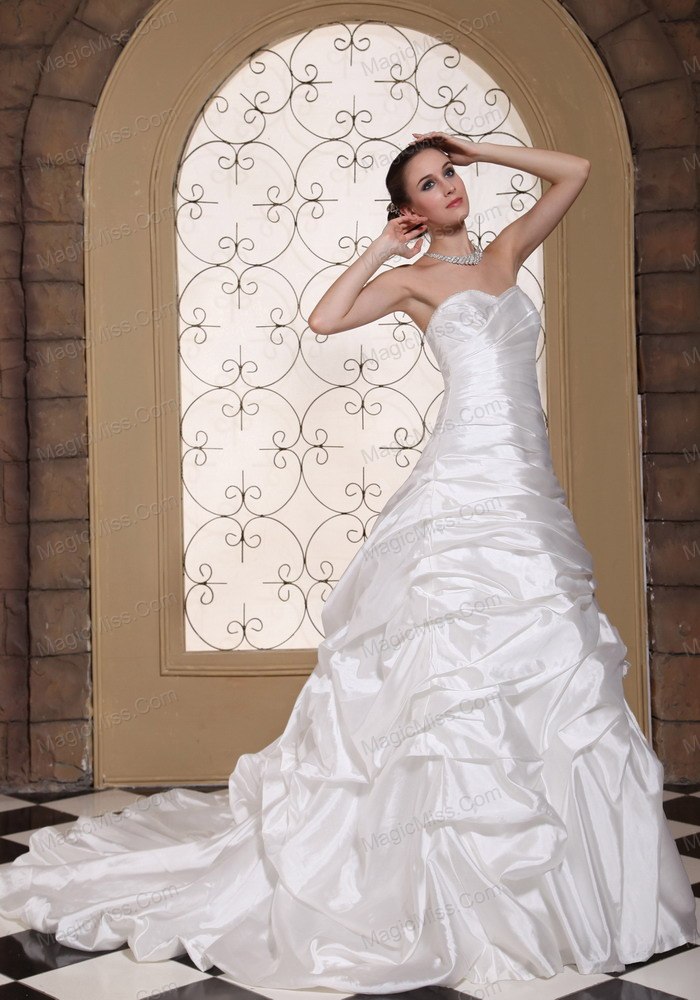 wholesale elegant wedding dress for 2013 ruched bodice and pick-ups chapel train