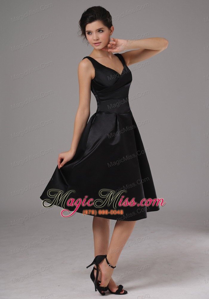 wholesale simple black bridesmaid dress with straps knee-length