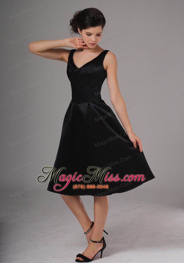 wholesale simple black bridesmaid dress with straps knee-length